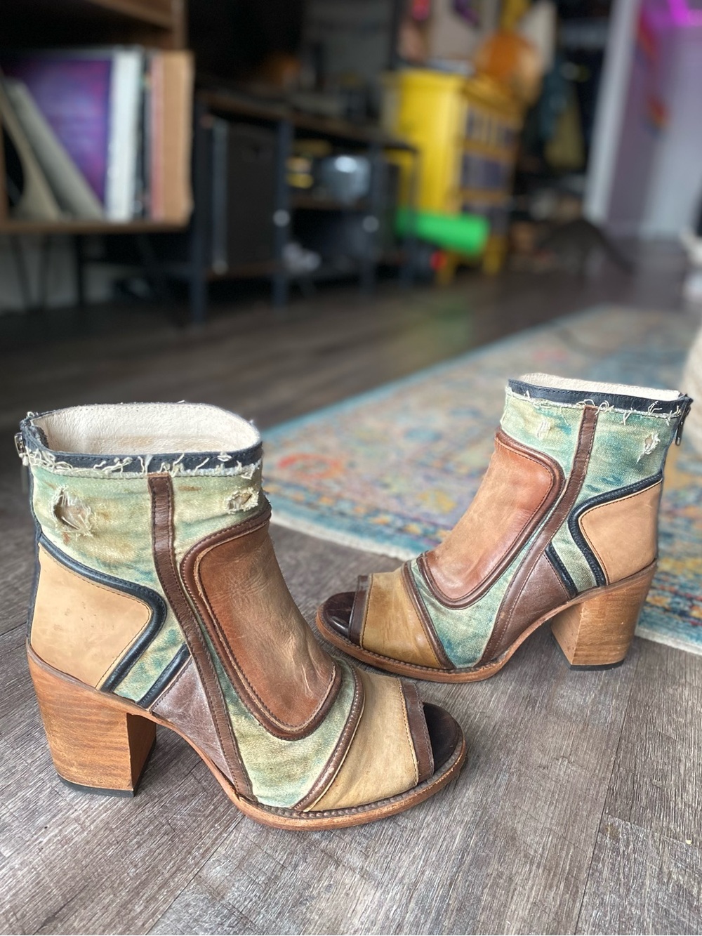 Freebird Stock Heels *RARE* - Picture 3 of 7